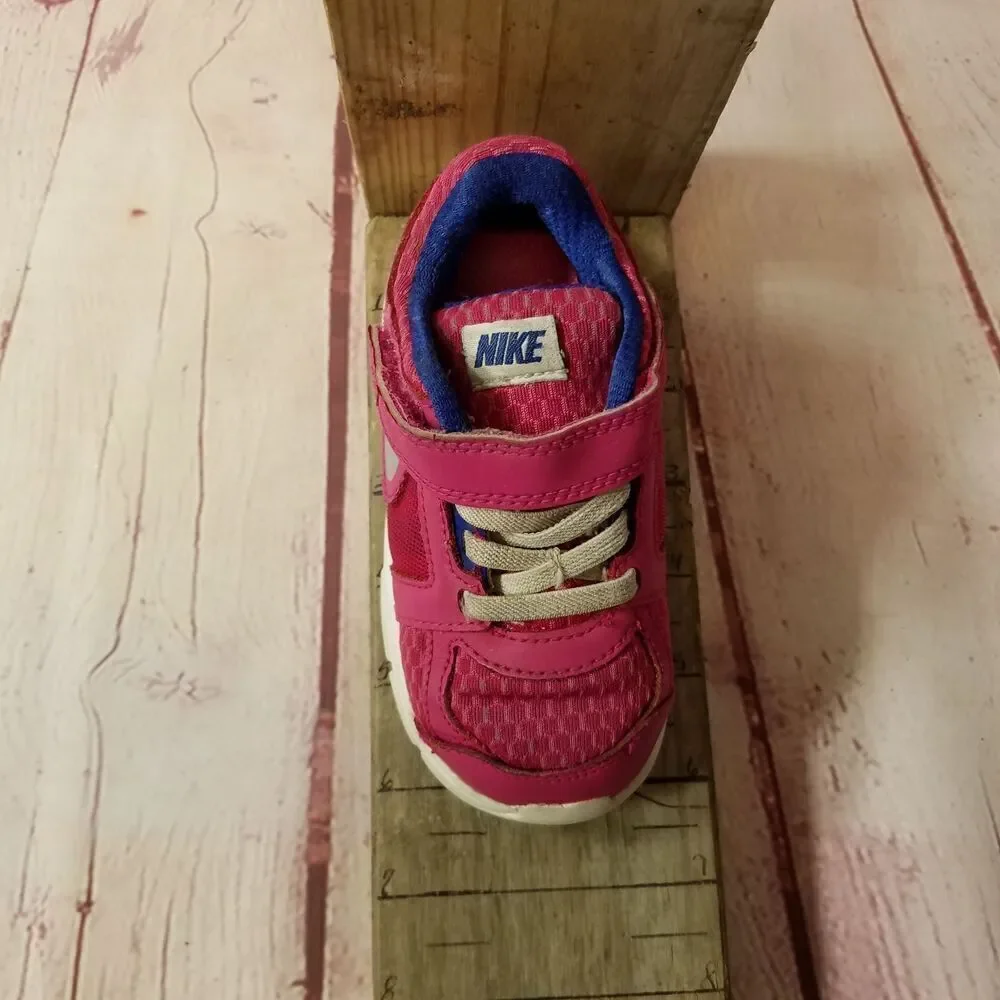 Nike sneakers 7